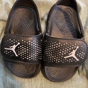 Jordan kids slide sandels